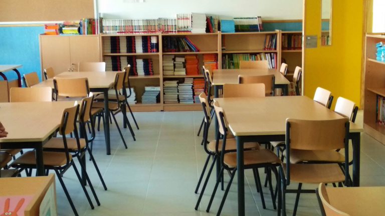 Dos positivos en centros de Ourense pone en cuarentena a siete alumnos y a un grupo de primaria