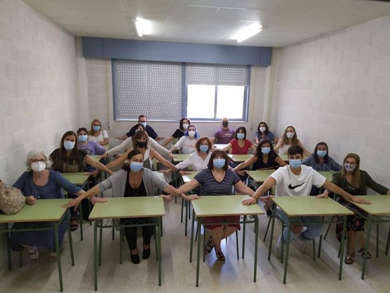 Nuevas dimisiones y protestas en centros gallegos por las condiciones del inicio del curso académico