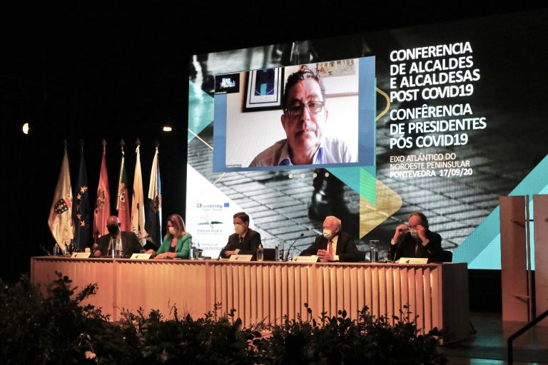 Los alcaldes del Eixo Atlántico reivindican participar en el plan de reestructuración