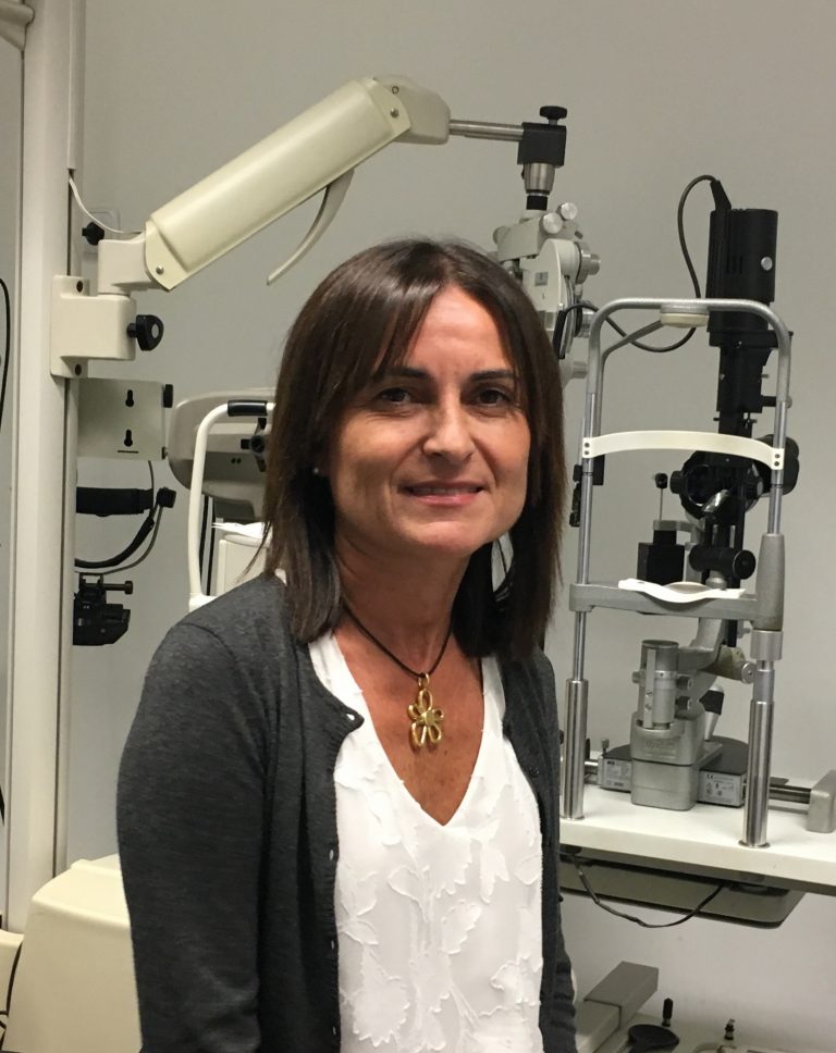 Un hospital de Vigo lidera el estudio de un tratamiento para reducir la progresión de la miopía en niños