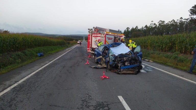 El 061 atendió a 76 personas debido a 63 accidentes de tráfico durante el fin de semana en Galicia, de las que una murió