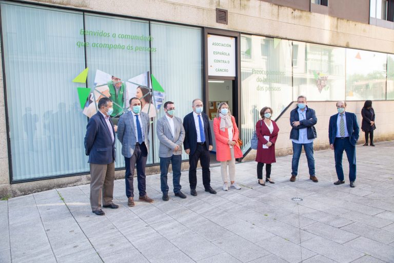 Inaugurada la nueva sede en Santiago de la Asociación contra el Cáncer para «estar más cerca de pacientes oncológicos»