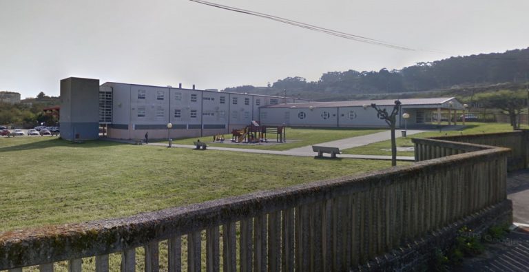 Ingresa en prisión el hombre que se negó a poner la mascarilla en un colegio de A Coruña e intentó agredir a la Policía