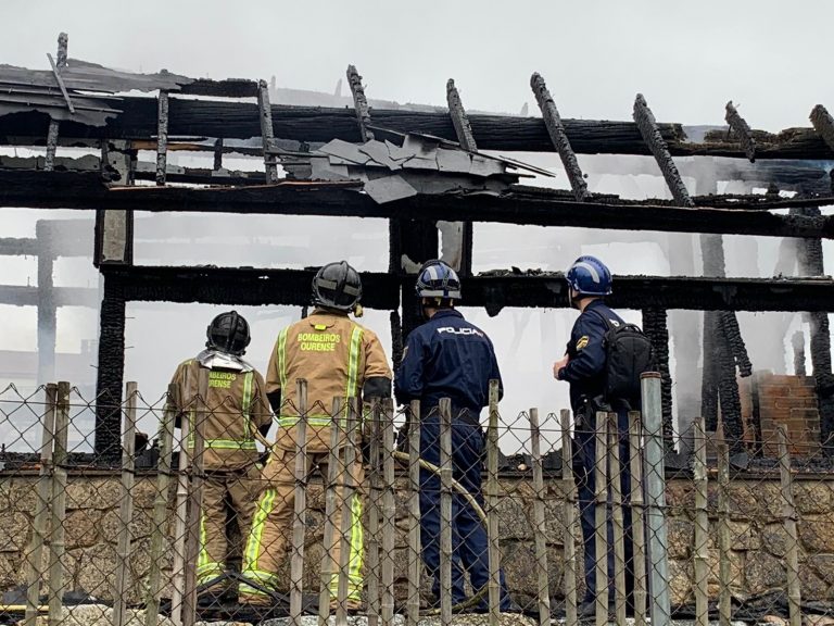 Detienen a dos personas por el incendio que arrasó el complejo termal de A Chavasqueira en abril de 2019