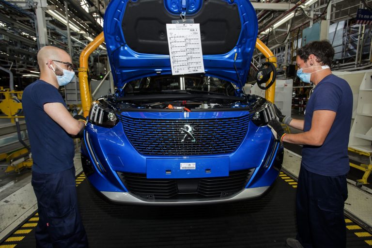 La planta viguesa de PSA alcanza su récord de producción mensual con la fabricación de 59.900 vehículos
