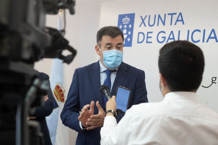 Román Rodríguez, sobre una posible suspensión lectiva en Ourense: «Estamos en manos de las autoridades sanitarias»