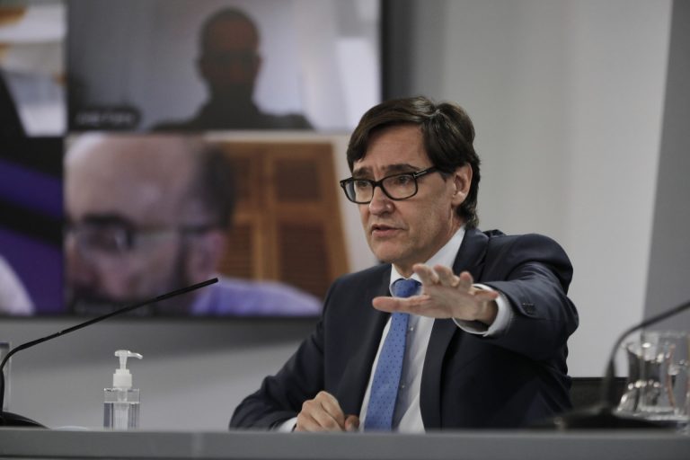 El ministro Illa replica a Feijóo que no es necesario cambiar la ley de salud pública y recuerda que Galicia ha hecho confinamientos