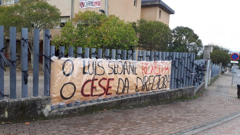 Educación insiste en que la dimisión de la exdirectora del CEIP Luis Seoane de Oleiros fue por «pérdida de confianza»