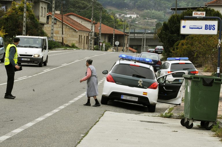 El «alto riesgo» de brotes, población envejecida y evitar la irradiación de casos avalan las medidas en Ourense