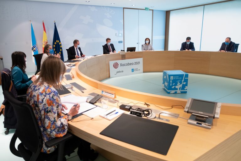 Feijóo dice que la evolución en Galicia «no es buena» y avisa: «Comportamientos irresponsables producen muertes»