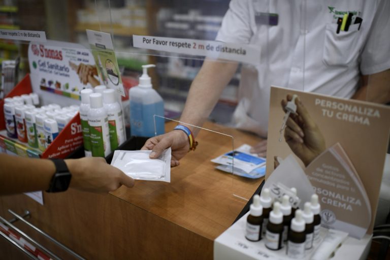 Barbadás alerta que el 25% de los test facilitados para cribados en las farmacias caducan en 6 días