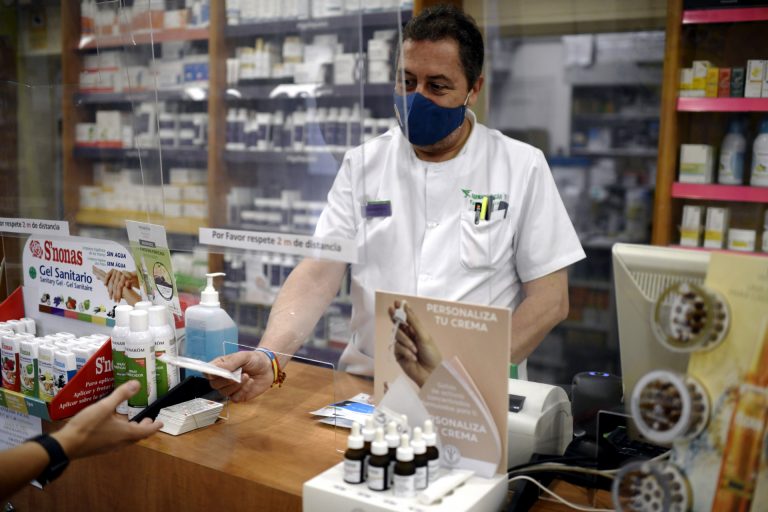 El Consello Galego de Colexios Médicos califica de «temeridad» que las farmacias hagan test