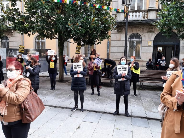 Unos 200 peluqueros piden en Lugo rebajar el IVA para evitar cierres