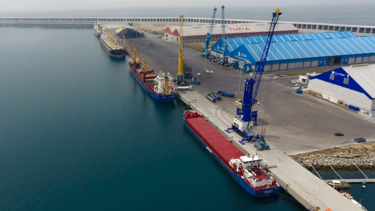 La Cámara de Comercio de A Coruña reclama al Gobierno que «asuma» de forma urgente la obra del tren al puerto exterior
