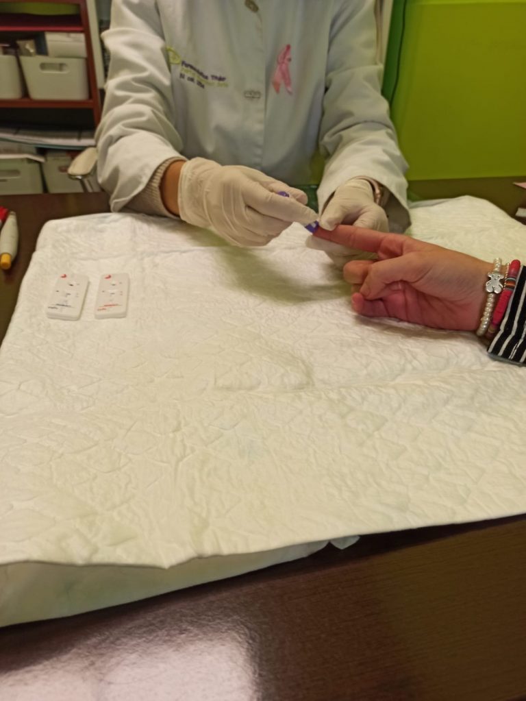 Farmacias ourensanas realizan más de 6.000 test para detectar casos asintomáticos