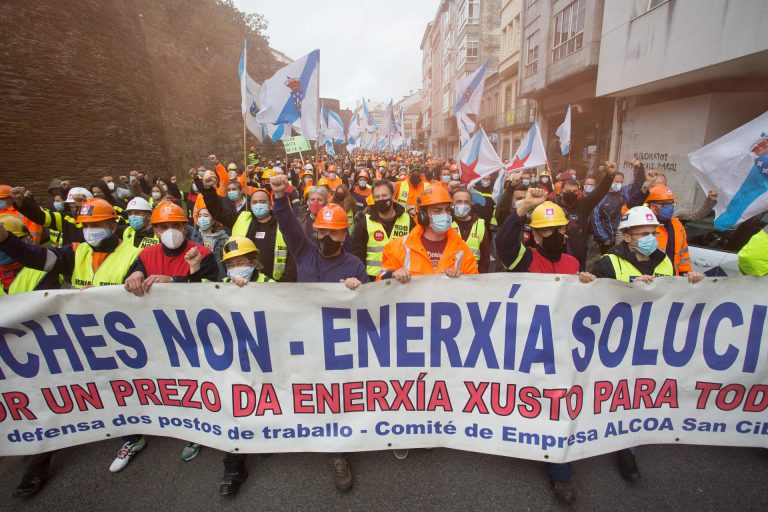 Alcoa subraya su «compromiso con el diálogo» tras ratificar los trabajadores el acuerdo para suspender la huelga