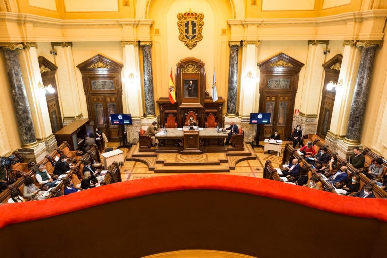 Rechazada en el pleno de A Coruña una moción de Marea Atlántica reclamando el cese de la exedil de Cs Mónica Martínez