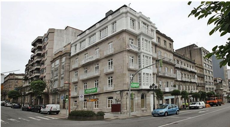 El hotel que Ceetrus construye frente a la estación de Urzáiz en Vigo, premio Aproin a la «mejor rehabilitación»