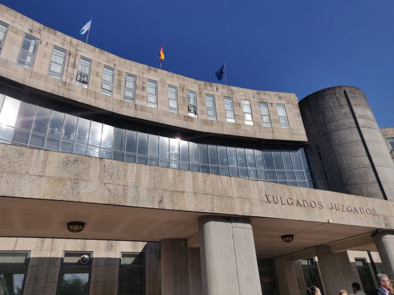 El juzgado rechaza dejar libres a los tres investigados del Colegio de Enfermería de Pontevedra