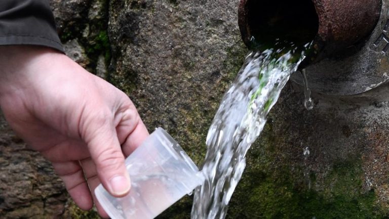 La Eurocámara aprueba la directiva que impulsa el consumo gratuito de agua de grifo en bares y restaurantes