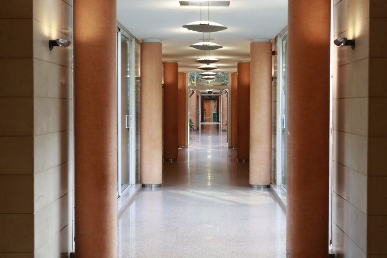 Facenda firmará en próximos días con la CIG el acuerdo del teletrabajo en la Administración, con tres años de vigencia