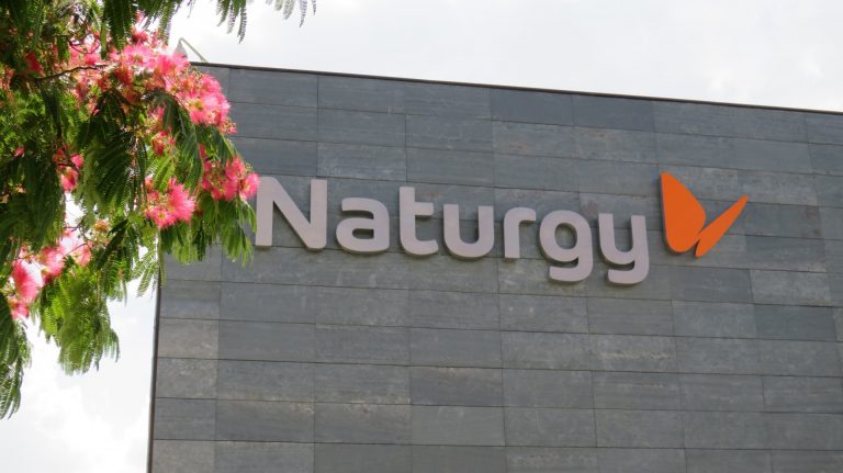 Naturgy regalará un año de reparaciones a profesionales de la educación y personal de centros docentes