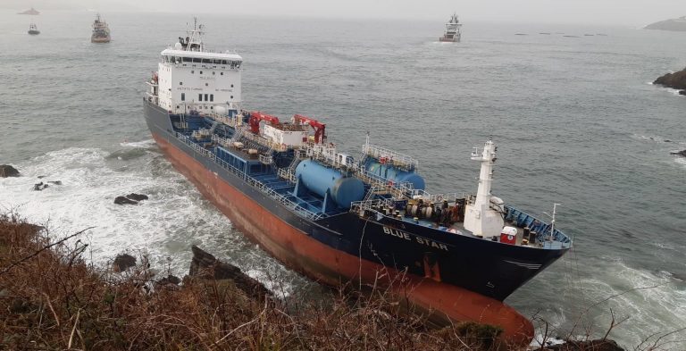 Un año del incidente del ‘Blue Star’, el buque que estuvo 17 días encallado en Ares