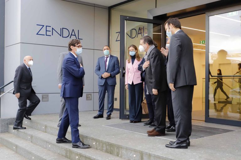 El Gobierno financiará al grupo Zendal con más de 300.000 euros el envasado de vacunas