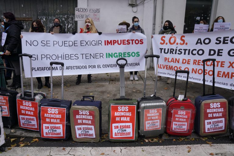 Las agencias de viajes lanzan un «SOS» ante el Parlamento para reclamar a la Xunta un plan de rescate específico