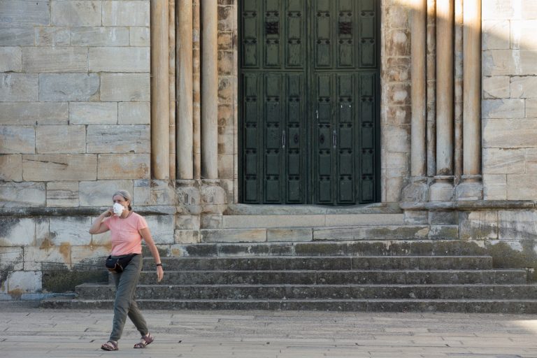 Sanidade prevé retirar las medidas de restricción cuando la incidencia baja de 100 casos