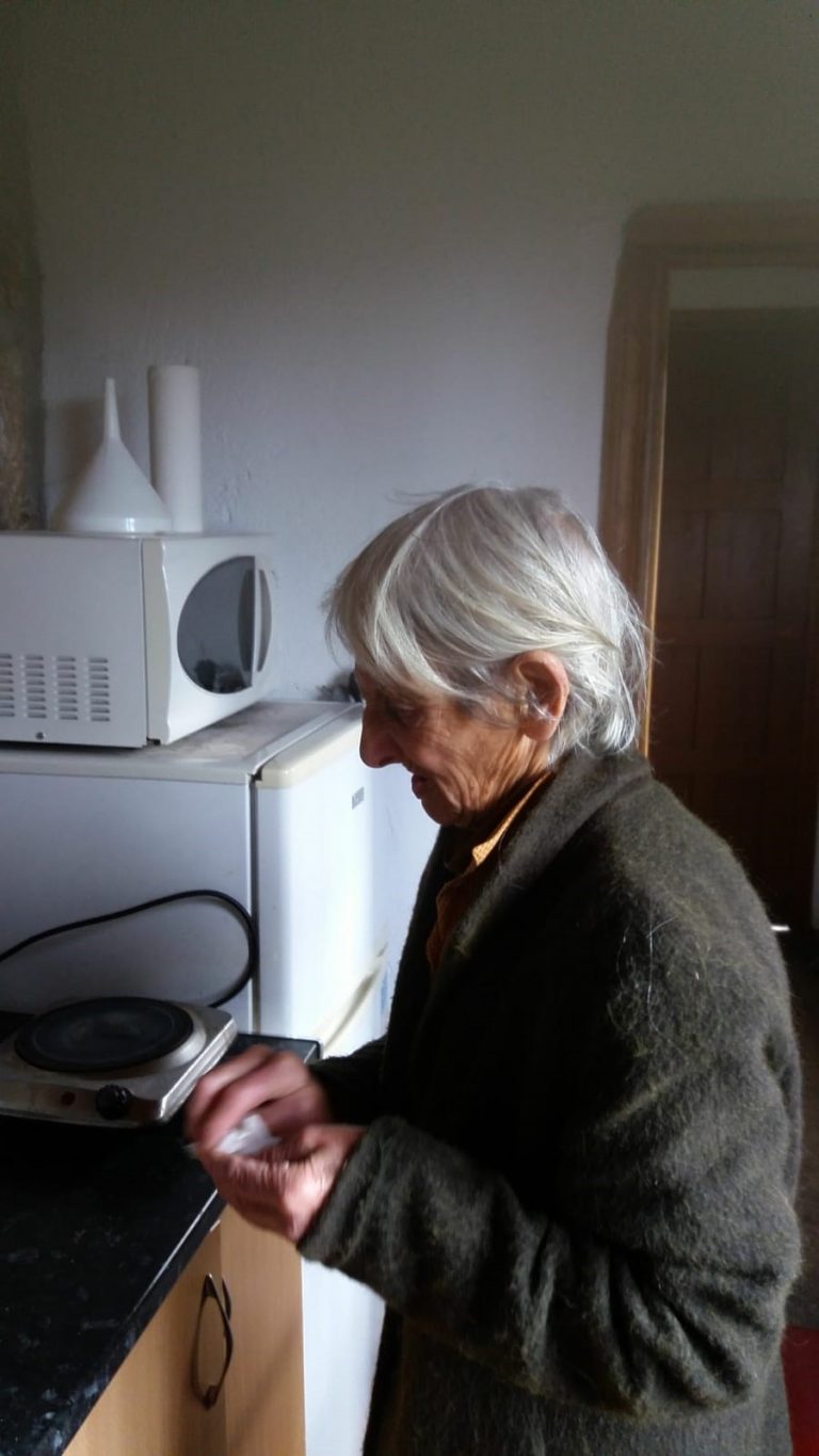 Buscan a una anciana de 88 años desaparecida en Amoeiro (Ourense)