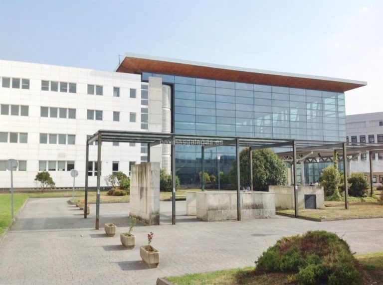 Detectados dos brotes con tres y nueve positivos en la tercera planta del Hospital Arquitecto Marcide de Ferrol