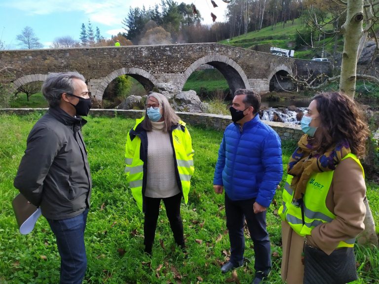 El Ministerio de Transportes inicia la rehabilitación del puente medieval de Furelos, en Melide