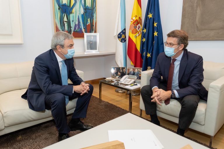 Feijóo se reúne con el eurodiputado de Cs Luis Garicano, con el que aborda las propuestas para optar a fondos europeos