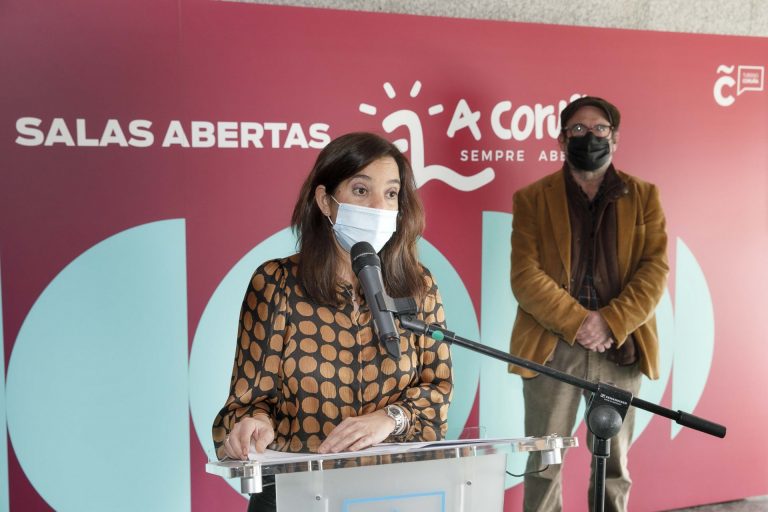 La alcaldesa de A Coruña lamenta que las críticas de la dirección del PSdeG saliesen «de la esfera interna»