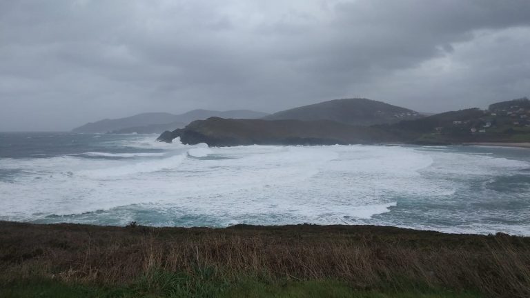 Vientos de más 100 de kilómetros por hora en el litoral gallego, en aviso por temporal