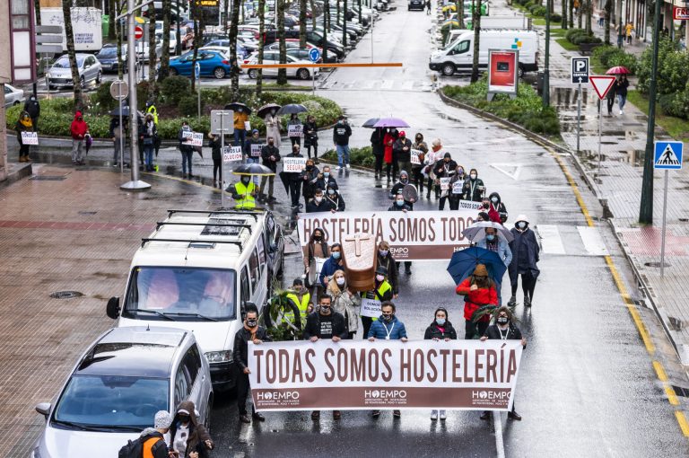 Hosteleros de Lugo y Pontevedra ven «insuficiente» la ampliación y un «problema enorme» el cierre perimetral