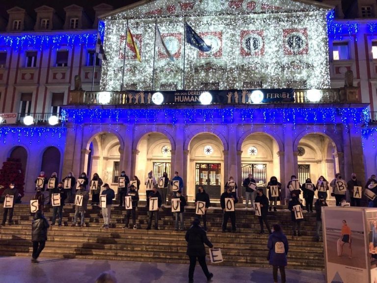 Hostelería, ocio nocturno y cultura se vuelven a manifestar en Ferrol «porque las ayudas no han llegado»