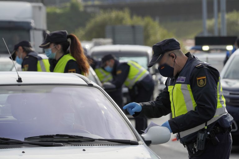 Sanidade detectó en Santiago, de nuevo cerrada, las tasas más altas de contagios en el grupo entre 20 y 24 años