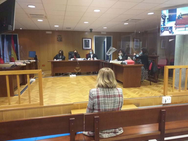 La trabajadora del Sergas acusada de acceder sin permiso al historial médico de su hija repite que hubo consentimiento