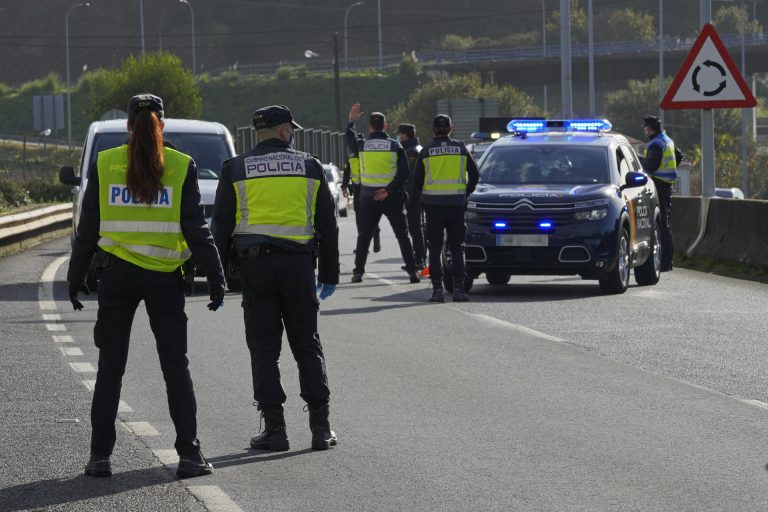 Cvirus.- Policía y Guardia Civil pusieron casi 1.000 denuncias en Galicia durante los controles de la semana de Navidad
