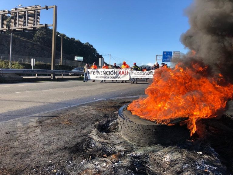 Trabajadores de Alu Ibérica en A Coruña convocan una marcha para exigir la readmisión de una compañera