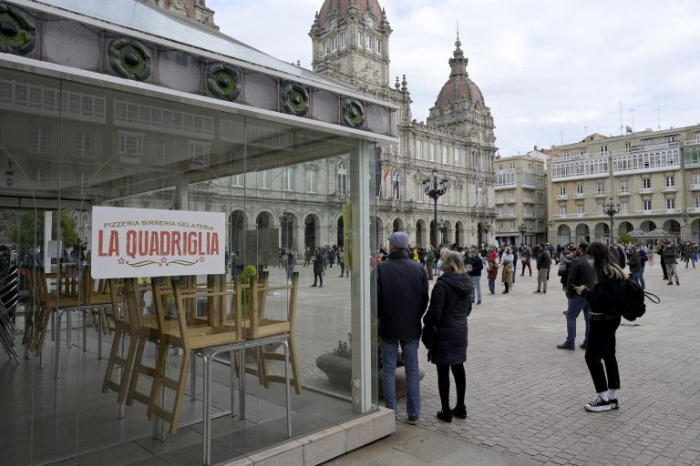 Cvirus.- Hosteleros ven «desproporcionadas» las nuevas restricciones y los ayuntamientos piden ayudas para el sector