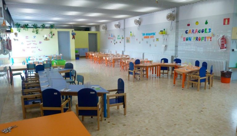 Los contagios obligan a cerrar al menos seis escuelas infantiles y casi un centenar de aulas en Galicia