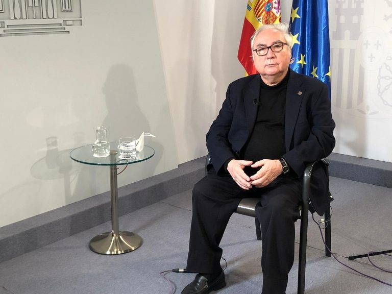 Manuel Castells quiere «llegar a la gratuidad total de la universidad»