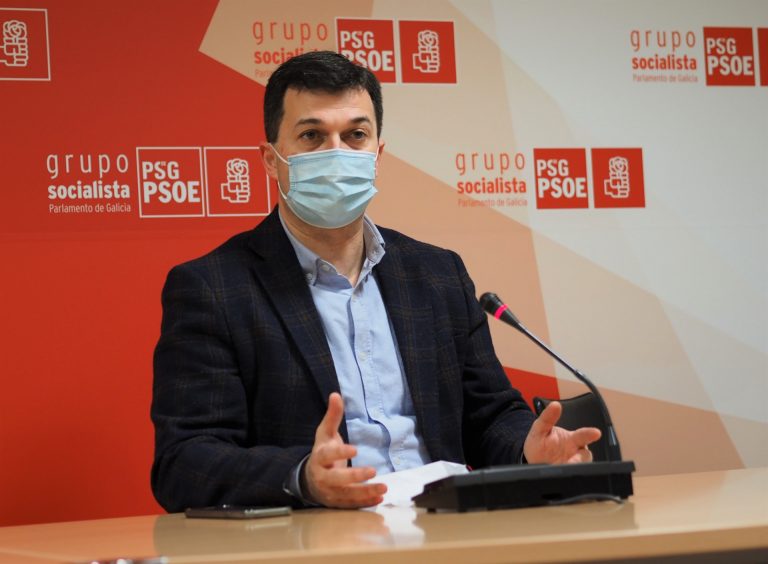 PSdeG urge un plan de refuerzo sanitario tras un «enero horribilis» y saber cuántos cargos del PP se vacunaron