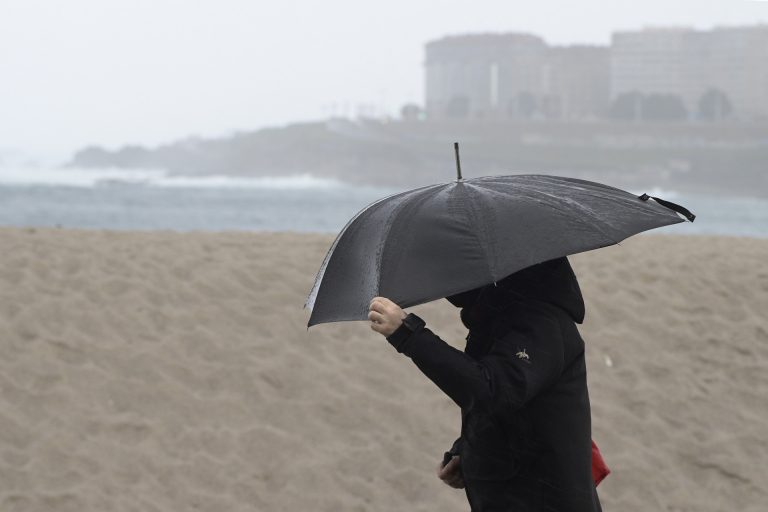 El 112 registra más de 150 incidencias por las lluvias y viento de las últimas horas