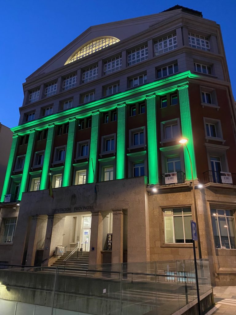 Edificios gallegos se iluminan de verde por el Día Mundial contra el Cáncer