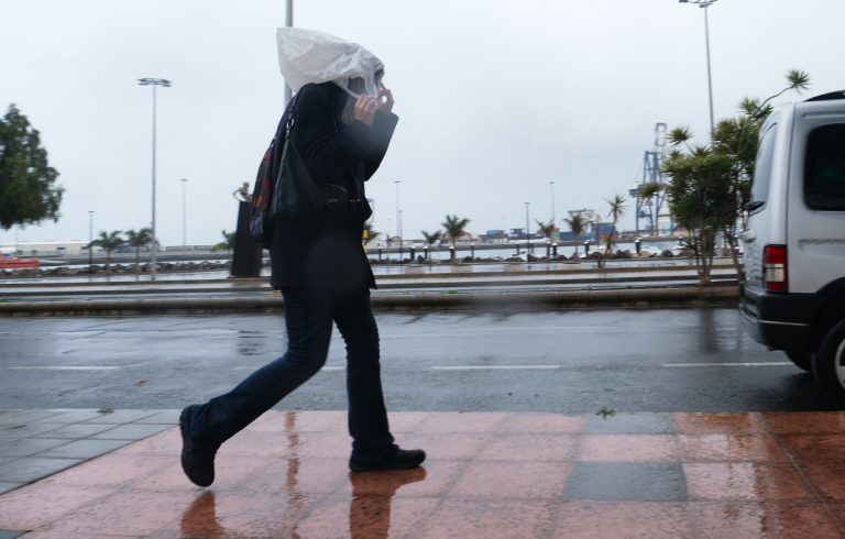 El viento y las olas tendrán este martes en aviso a 9 provincias españolas, entre ellas A Coruña y Pontevedra