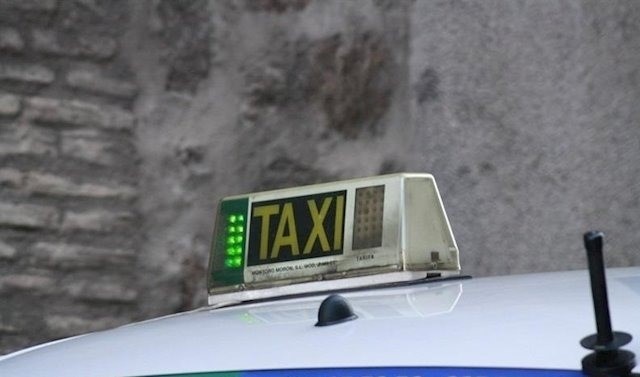 Los taxis en Galicia podrán ocupar todos sus asientos y llevar a trabajadores y escolares no convivientes